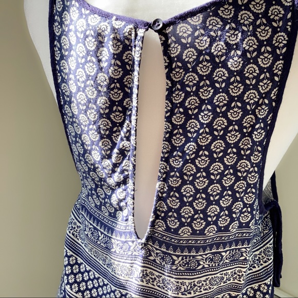 Roxy womens Vavy and WhiteTank Top Boho Navy Peep Hole Back size S - Picture 4 of 12